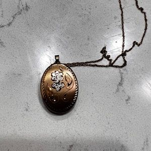 Very pretty locket!